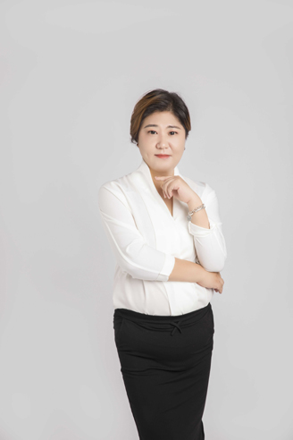 周建芬(图1)