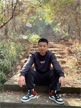 李旭光(图1)